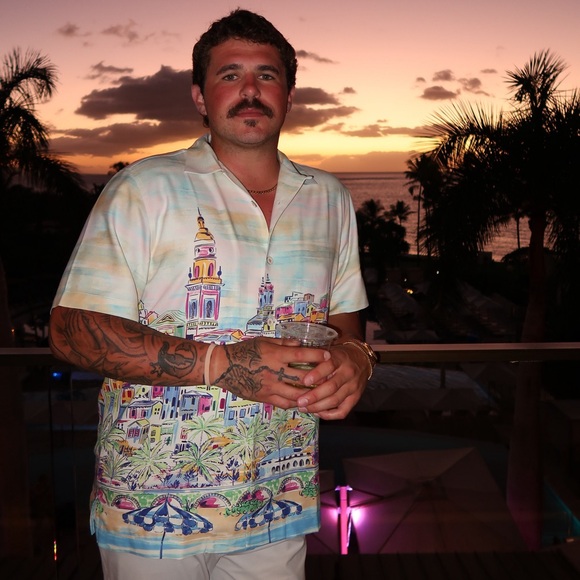 Meet your Posher, Drew - Picture 1 of 5